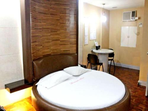 Highway Hills Hotel | Bermuda Hotel