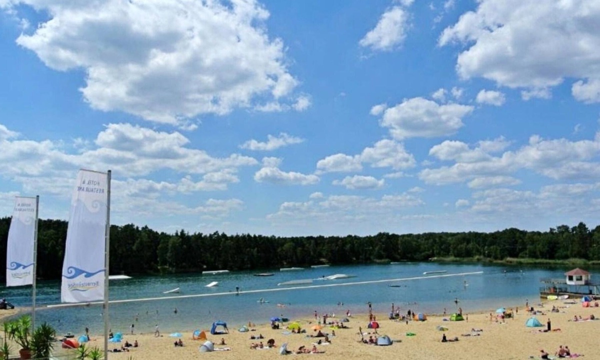 Sassenburg Apartment | Bernsteinsee Homes and Ferien Beach House