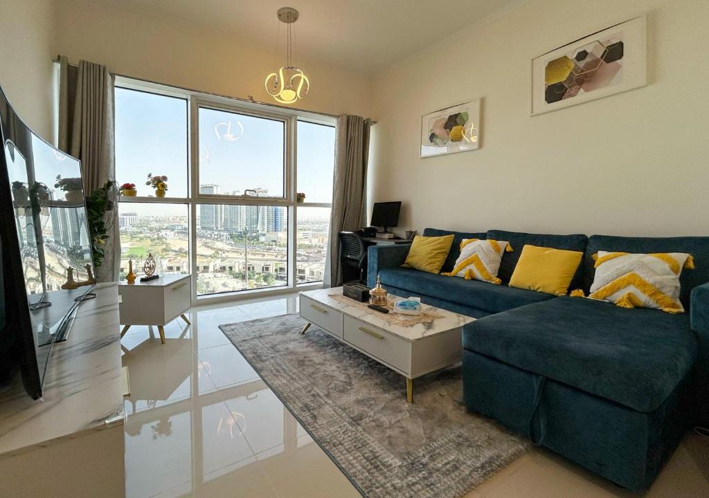 Dubai Apartment | Bespoke Holiday Homes - Modern 1BR in Carson Tower Damac Hills