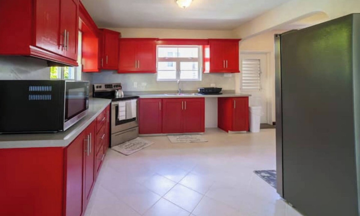 Trents Apartment | Best E Villas St Silas St James. Quiet and Private 3 Bedroom 2.5 Bathroom Apt.