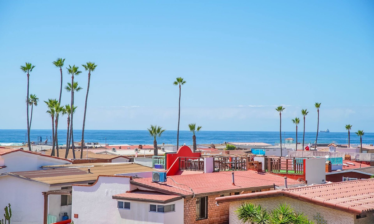 Quinta del Mar House | BEST LOCATION DOWNTOWN/OCEAN VIEW DECK /Near PAPAS&BEER/wi-fi, access sandy beac
