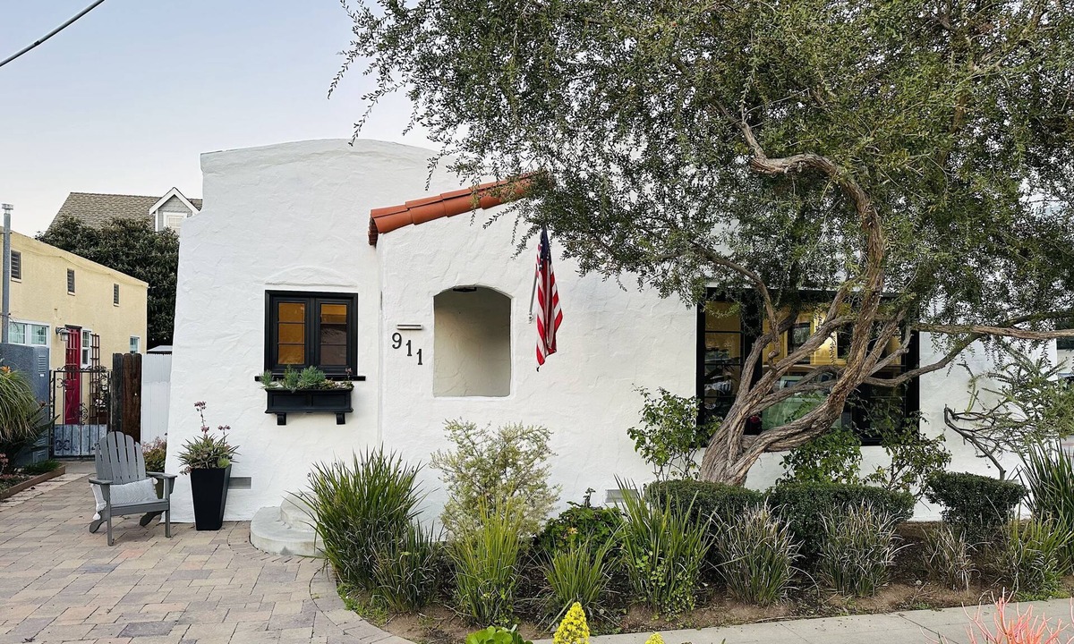 Coronado Cottage | BEST LOCATION EVER !!!! Coronado Village Beach Cottage !!!!