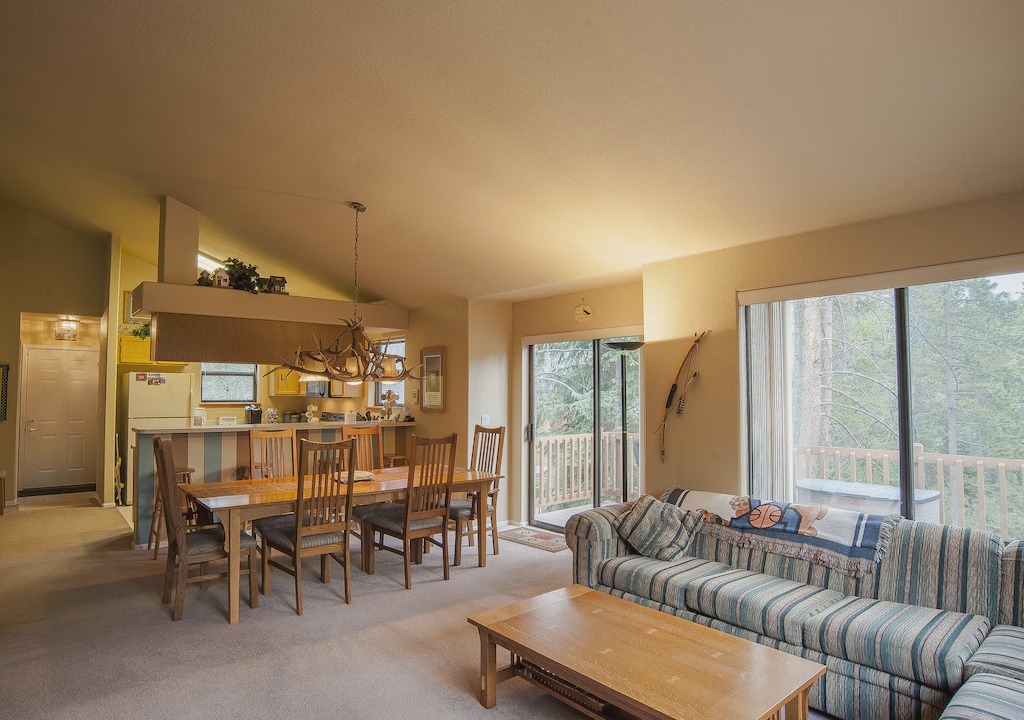 Park Forest Estates House | Best lot in Park Forest!