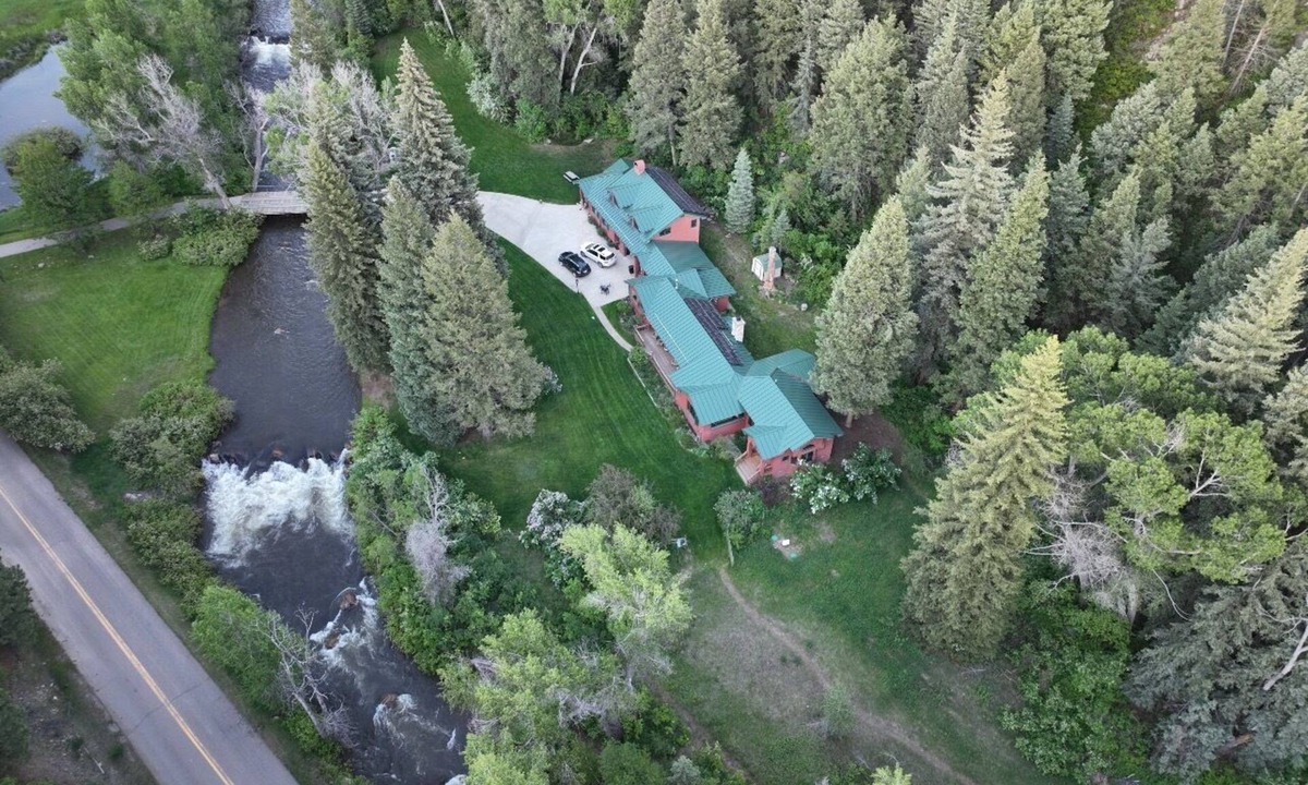 Durango House | "Best of Durango" Secluded, 600 feet of riverfront, park-like setting
