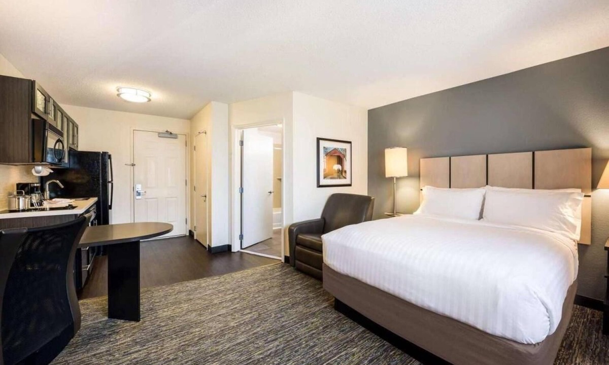 Salt Lake City Hotel | Best Place to Stay in Salt Lake City! Full Kitchen, Pet-friendly Property!