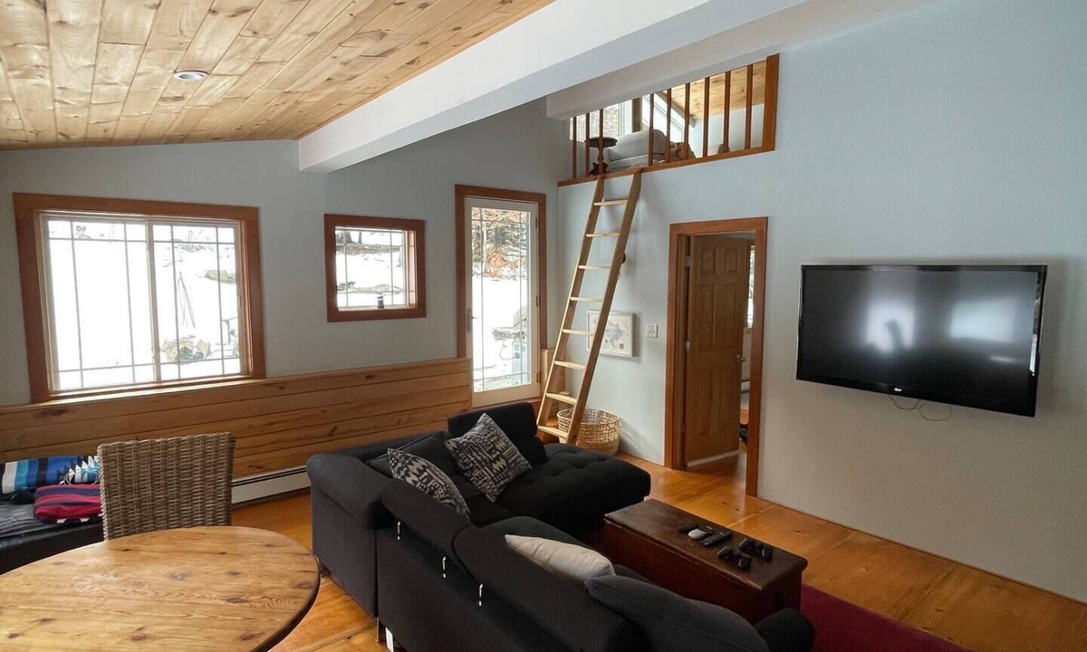 Stratton Ski Chalet | Best Pricing for Xmas, MLK, and February break. Ski Mt Snow or Stratton
