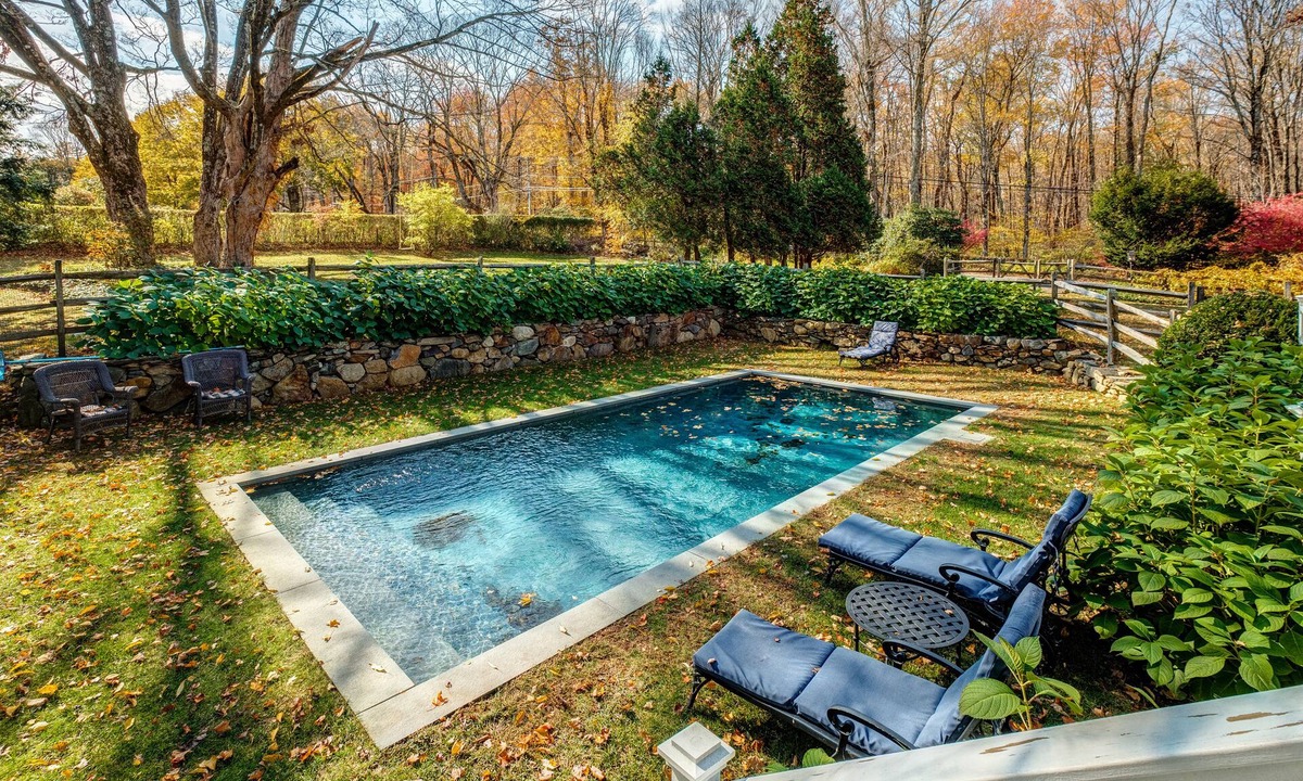 Lakeside Cottage | Best Town under 2 Hrs NYC, Restaurants, 3BR, Shops,Heated Pool, BBQ PoshPadsCT
