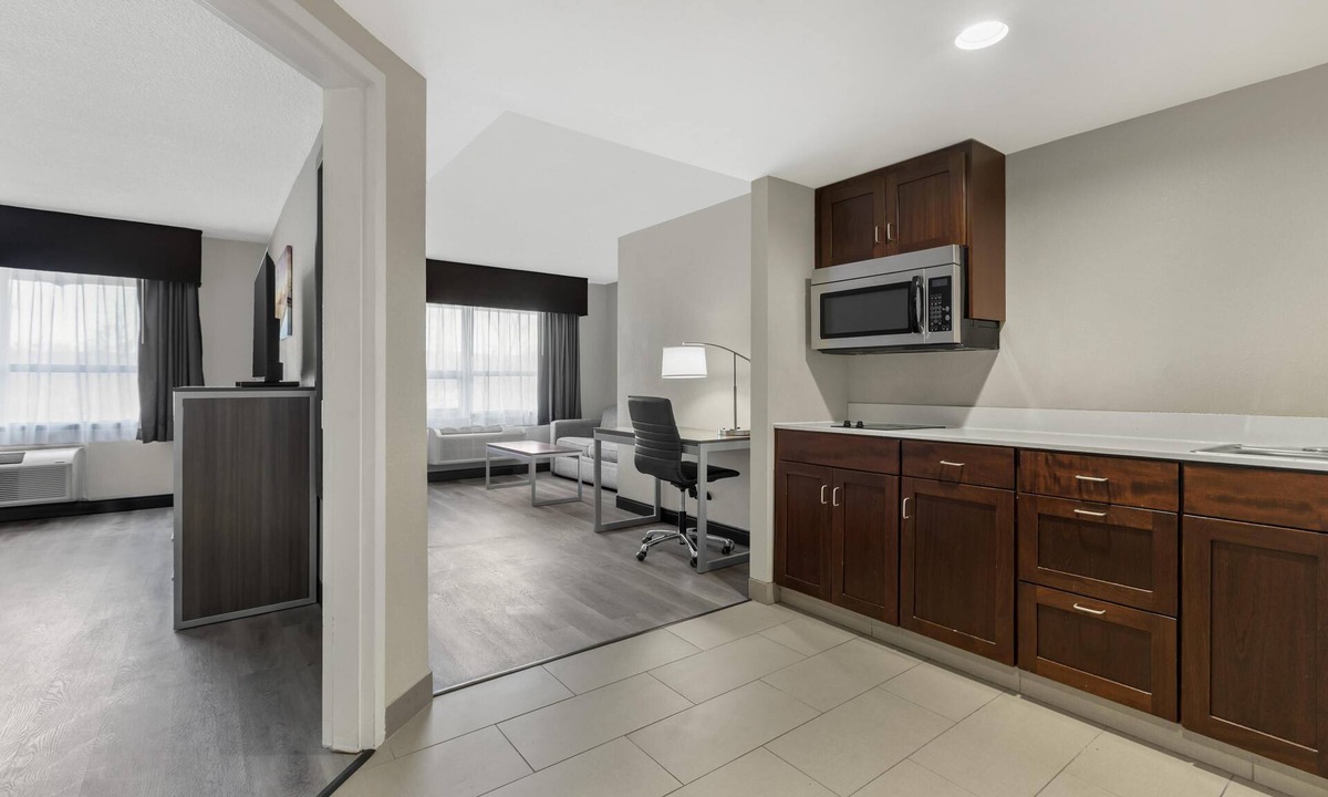 Utica Hotel | Best Western Gateway Adirondack Inn
