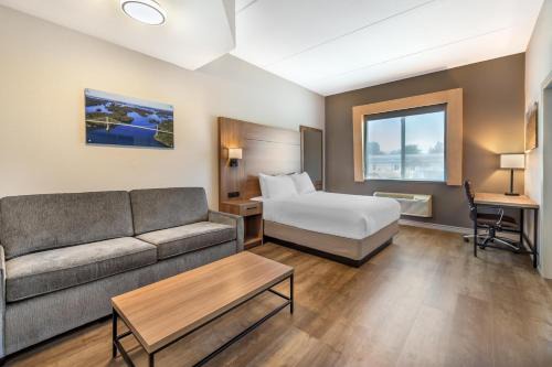 Gananoque Hotel | Best Western Plus 1000 Islands Hotel & Suites- Newly Renovated
