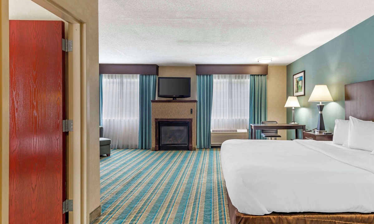 Pittsfield Hotel | Best Western Plus Berkshire Hills Inn & Suites