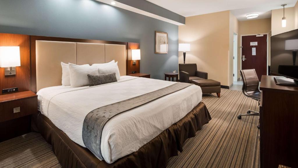 Poland Hotel | Best Western Plus Boardman Inn & Suites