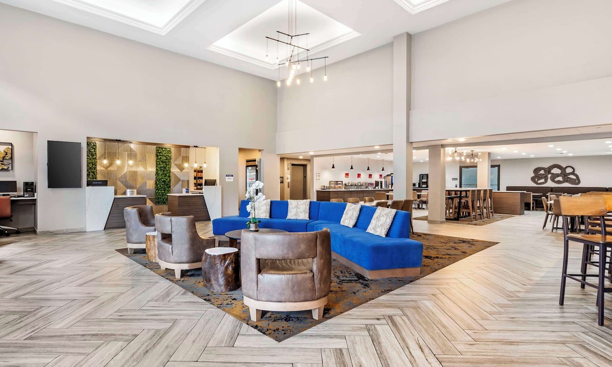 Bourbonnais Hotel | Best Western Plus Bourbonnais Hotel & Suites