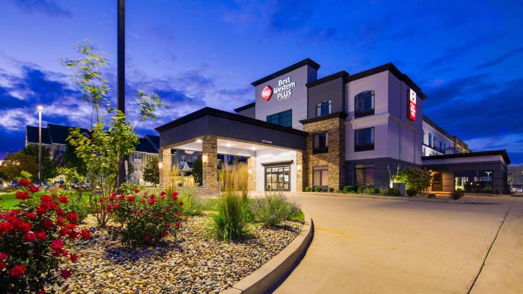 Champaign Hotel | Best Western Plus Champaign/Urbana Inn