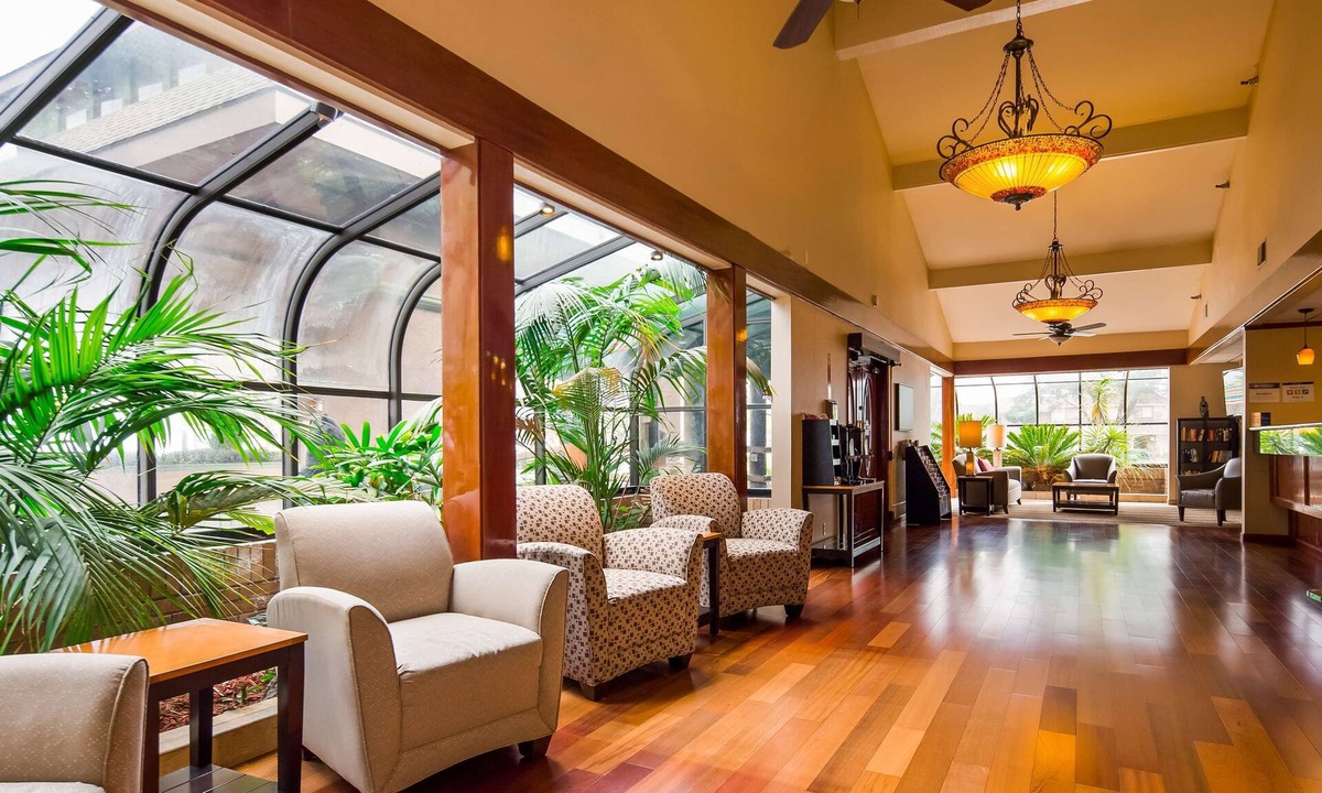 Gilroy Hotel | Best Western Plus Forest Park Inn
