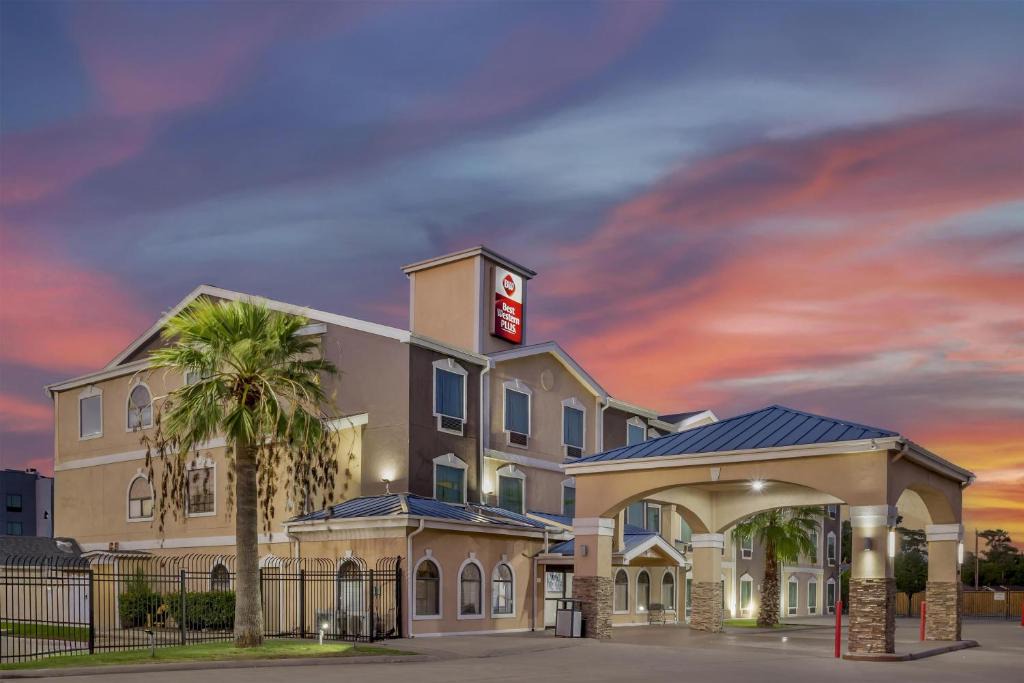 North Shore Hotel | Best Western Plus Heritage Inn & Suites Houston,Pasadena,Deer Park,Channelview