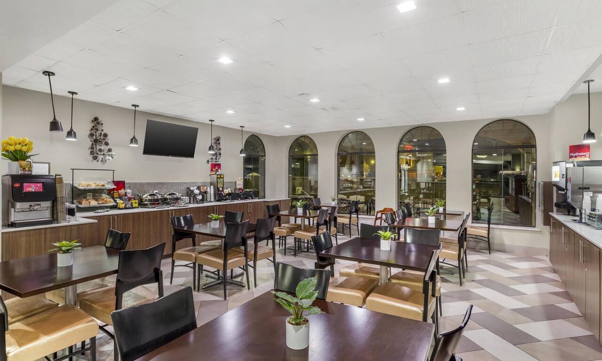 North Shore Hotel | Best Western Plus Heritage Inn