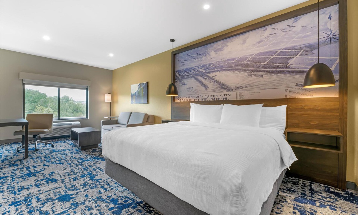 Marquette Hotel | Best Western Plus Marquette Hotel & Suites