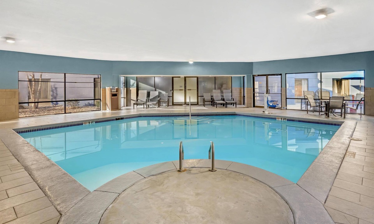 McDonough Hotel | Best Western Plus McDonough Inn & Suites