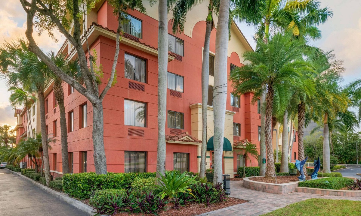 North Palm Beach Hotel | Best Western Plus Palm Beach Gardens Hotel & Ste & Conf Ctr