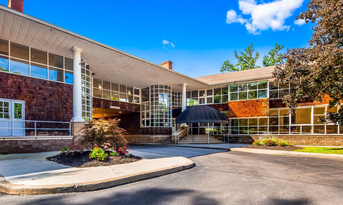 Red Oaks Mill Hotel | Best Western Plus The Inn & Suites at the Falls