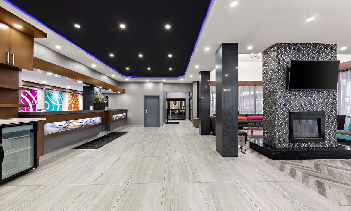 Black Creek Hotel | Best Western Plus Toronto North York Hotel & Suites