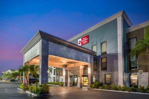 Florida Center Hotel | Best Western Plus Universal Inn - Free Shuttle to Universal Studios!