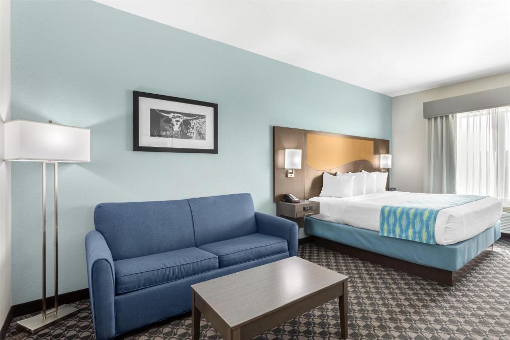 Waller Hotel | Best Western Plus Waller Hotel