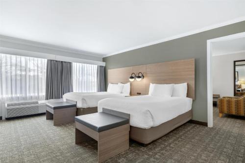South Burlington Hotel | Best Western Plus Windjammer Inn & Conference Center