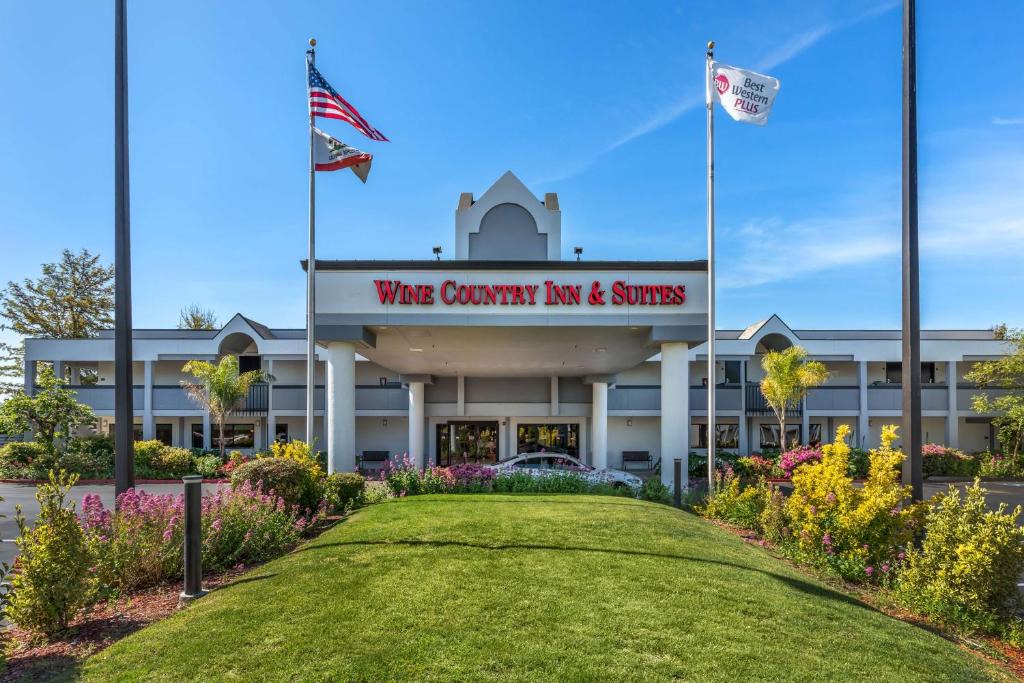 Santa Rosa Hotel | Best Western Plus Wine Country Inn & Suites