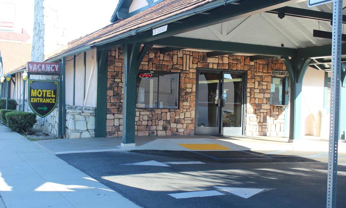 East Whittier Hotel | Best Whittier Inn