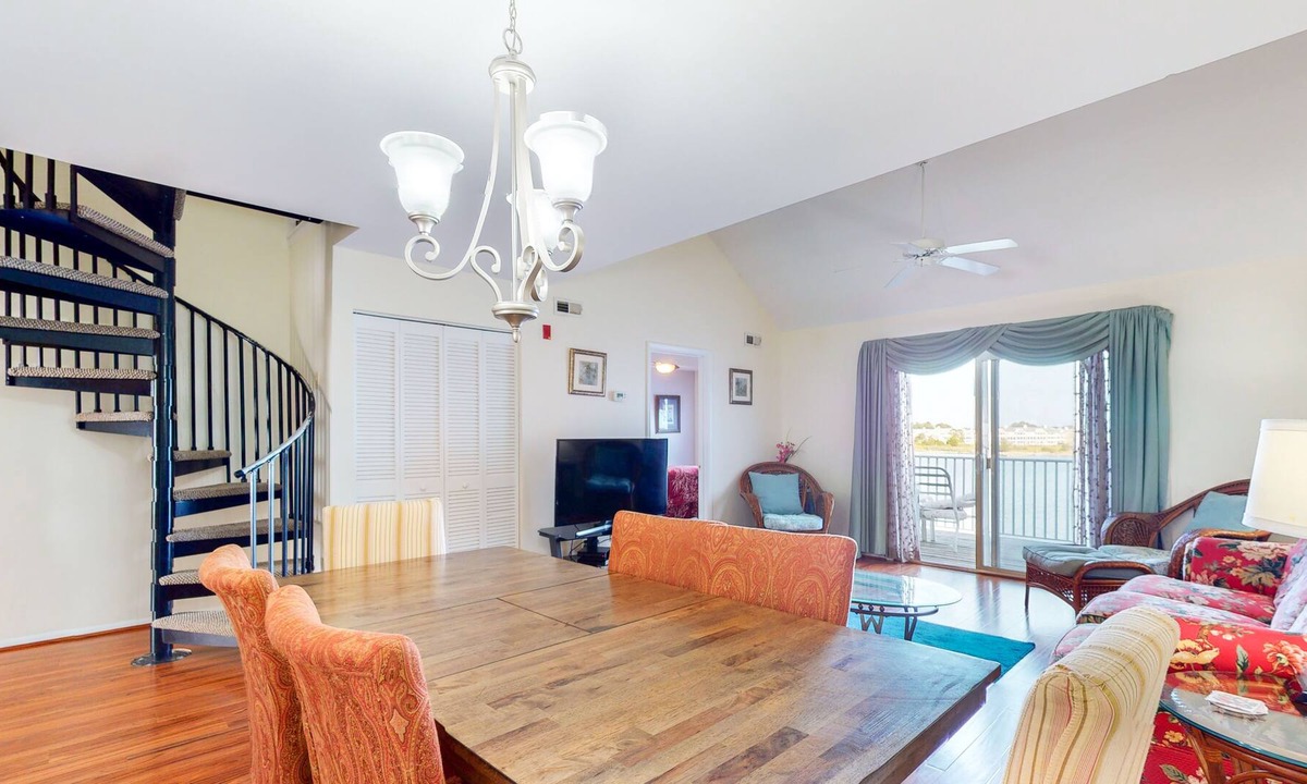Ocean View Condo | Bethany Bay 3rd-Floor Condo w/ Balcony, Golf On-Site, and Free WiFi!