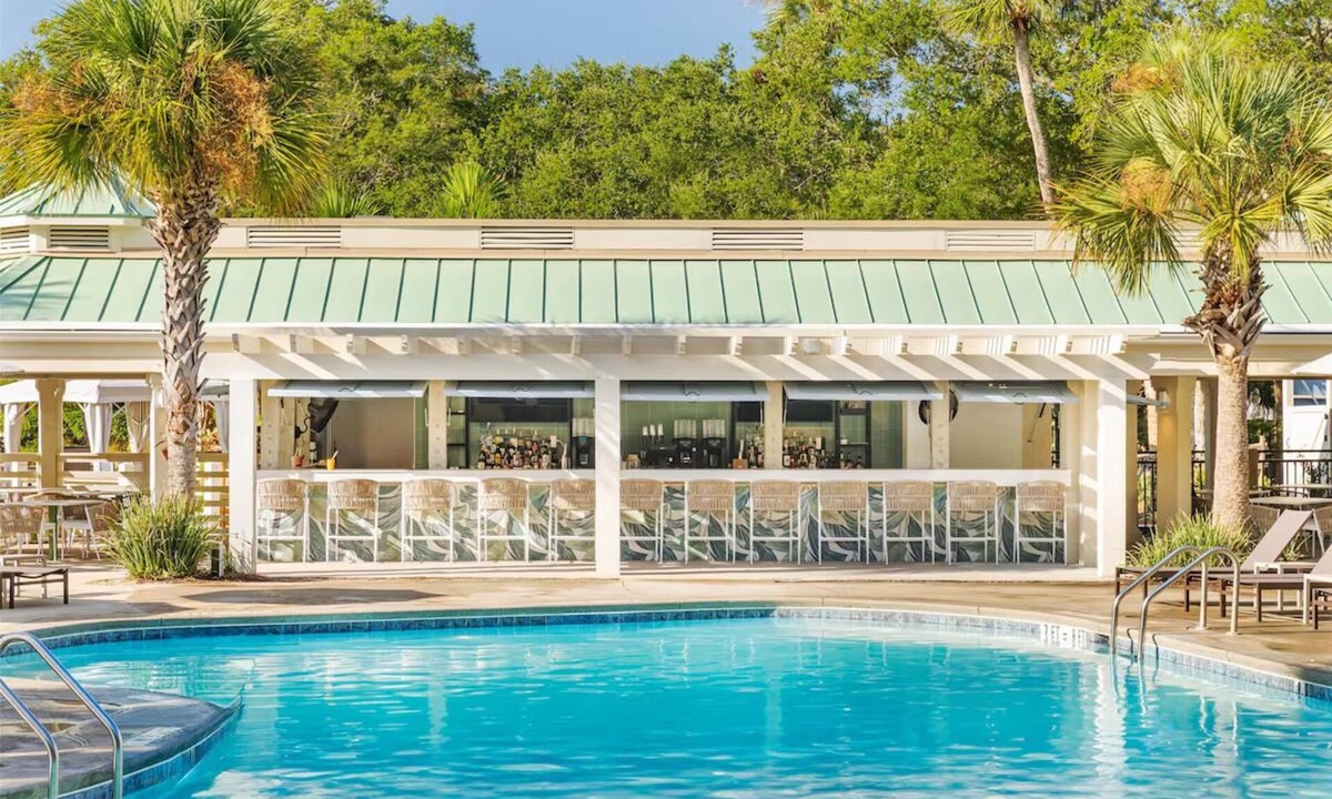 Shipyard Plantation Hotel | Better Choice For Your Vacation! Beachfront, Pets are Allowed, w/Outdoor Pool!
