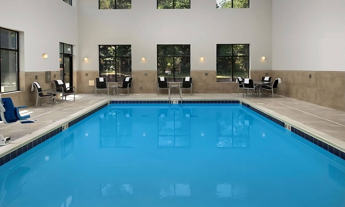 Athens Hotel | Better Choice for your Vacation! 4 Relaxing Units, Indoor Pool, Free Breakfast!