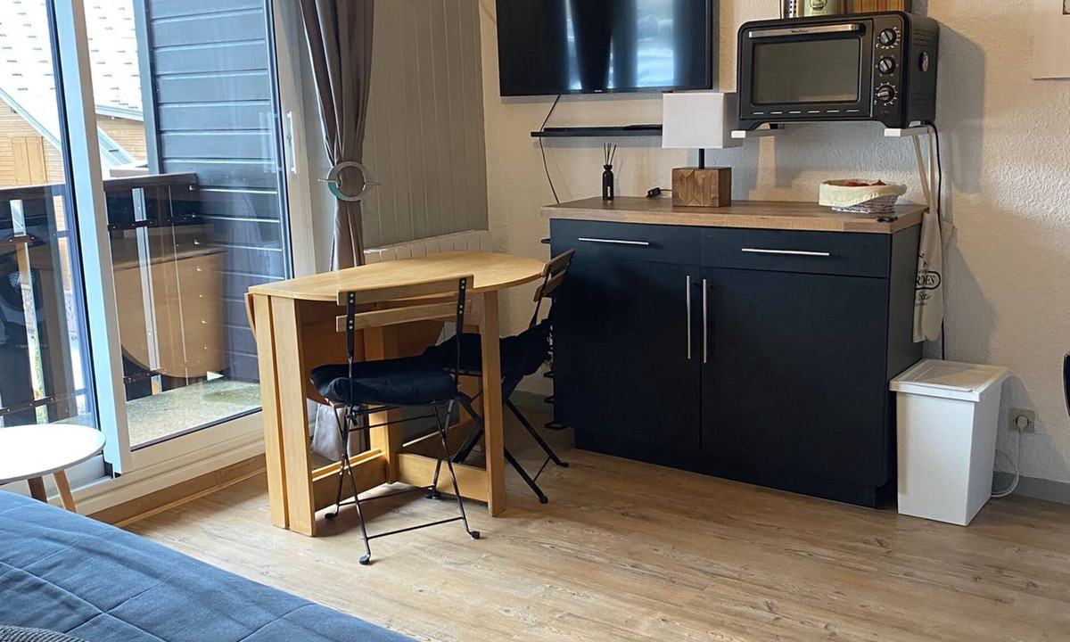 Thollon-les-Memises Apartment | Between lake and mountains, cosy type 2 apartment at the foot of the gondolas.