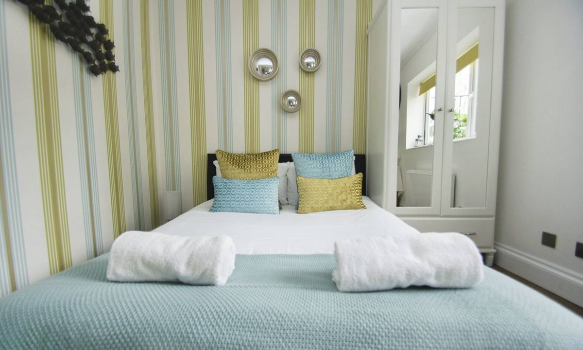 Seafront Cottage | Between Piers Central by Brighton Holiday Lets