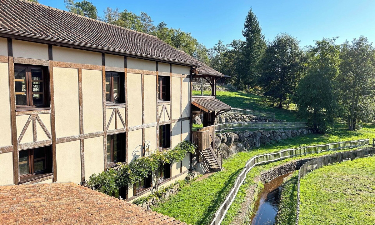 Augignac House | Between pond, mill and nature in the Dordogne