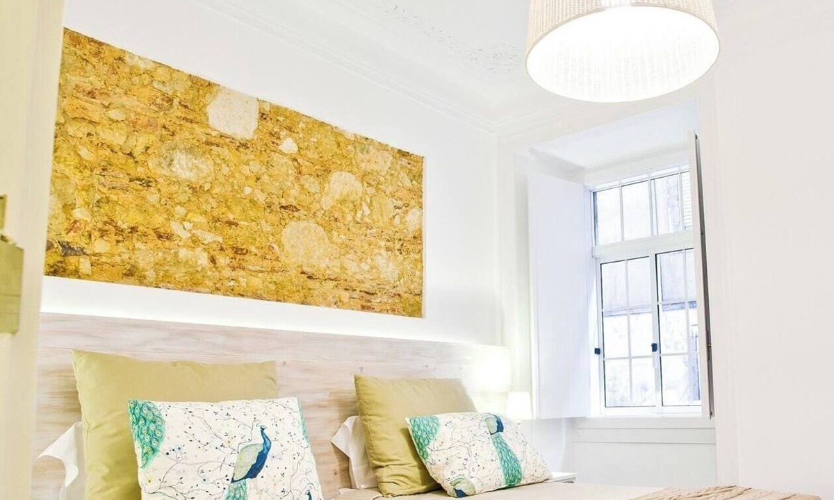 Sacramento Apartment | Between the Carmo and the Trinity