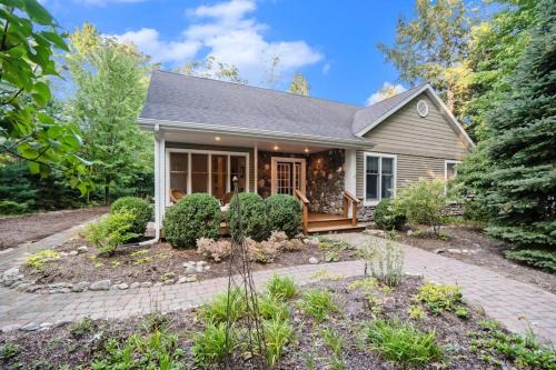 Glen Arbor House | Between the Lakes
