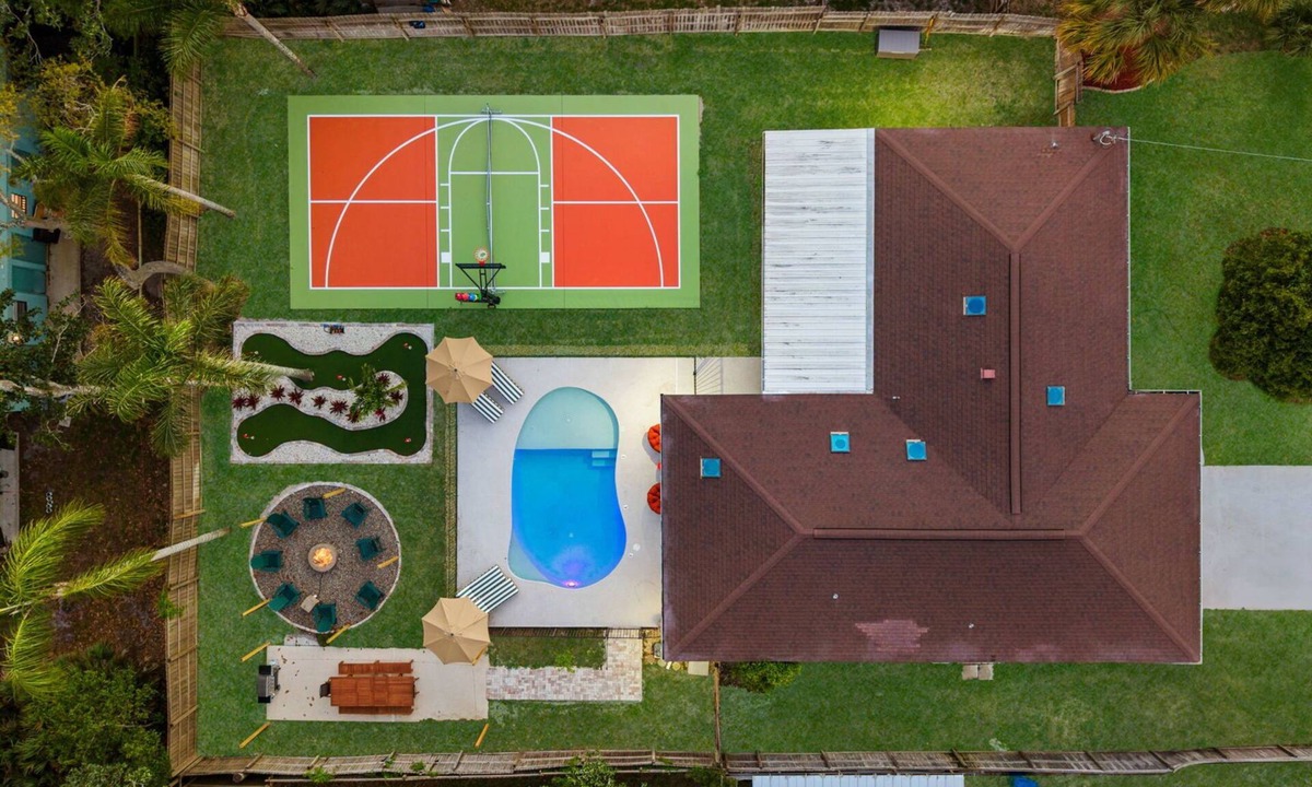 St. Augustine House | Between The Tides: Heated Pool, Beach, Sports Court. Walk to Amphitheater