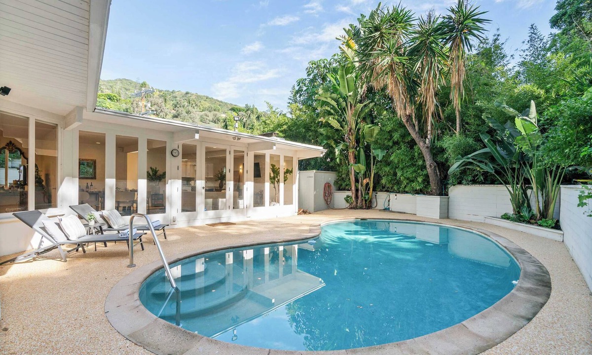Beverly Glen House | Beverly Hills 2BR Villa | Pool & Views | C&C