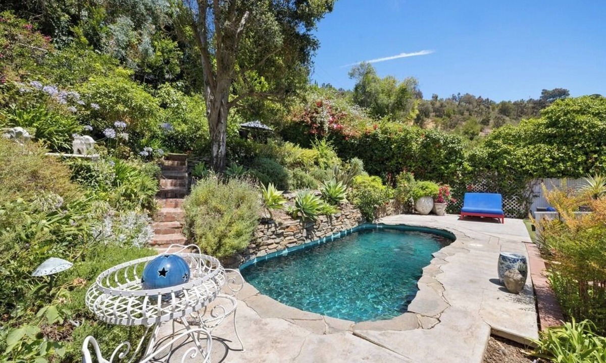 Beverly Glen House | Beverly Hills Oasis w/Saltwater Pool & Fireplace