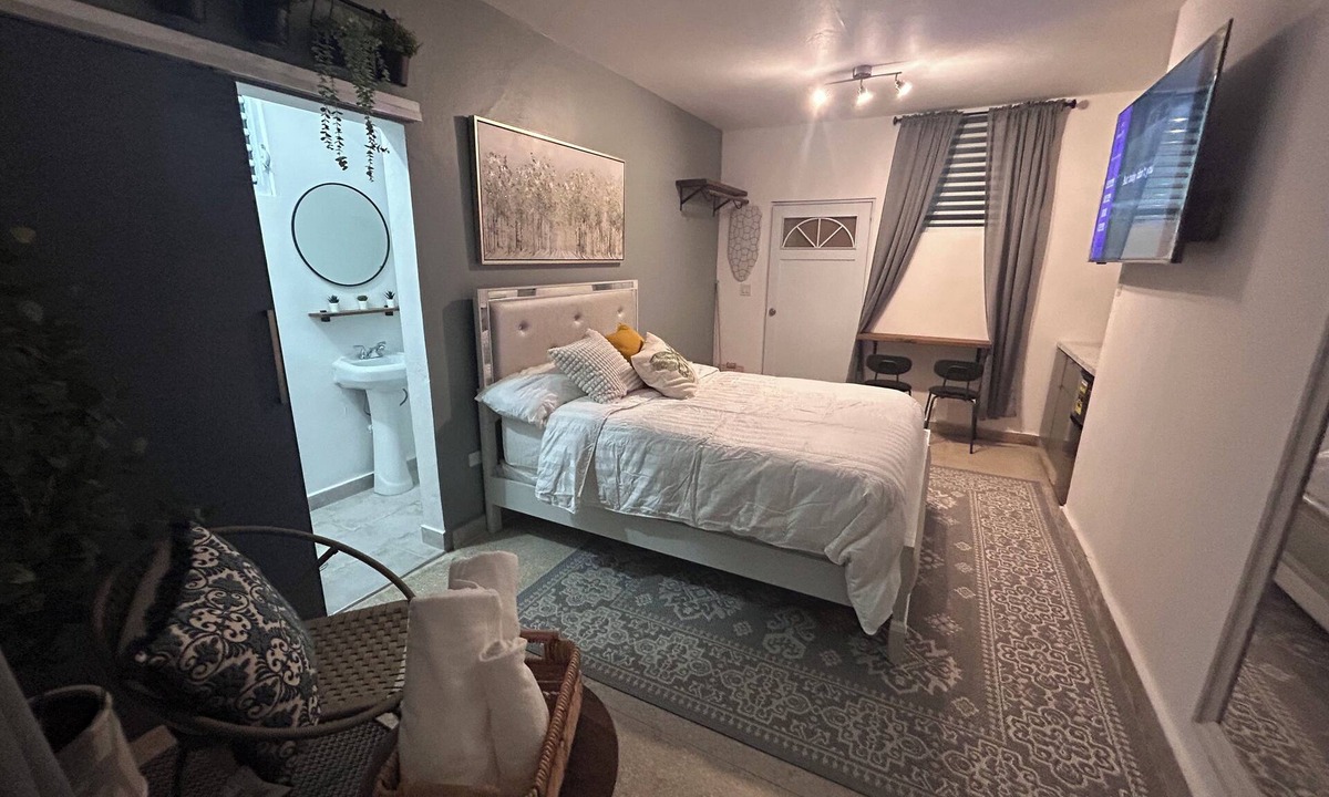 Oriente Apartment | Beverlysixtyfive Cozy Aparment