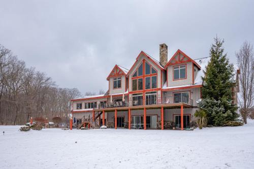 Waterfront Greens House | Beyond Bliss