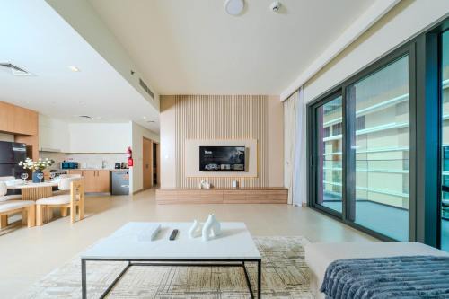 Dubai Apartment | Beyond Stays - Luxury 2 Bedroom Waterfront Apartment with Sea Views - Port Rashid