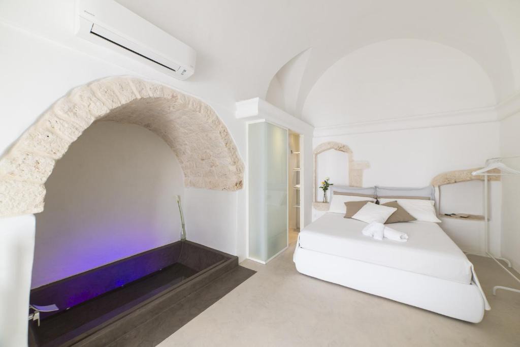Ostuni Apartment | Bibi Apartment & Suite with Jacuzzi by Wonderful Italy
