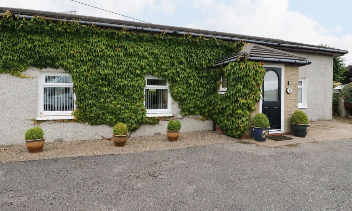 Huntly Cottage | Bide-a-While near Aberchirder.
