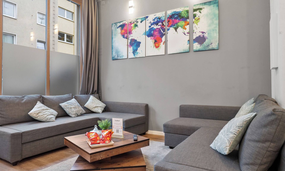 Nippes Apartment | Big and comfortable (Groups up to 14 people) 11 Min Central Station