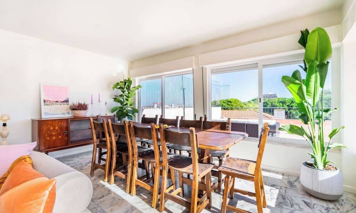 Cacilhas Condo | Big apt 4beds with terrace, 15 mins to Lisbon