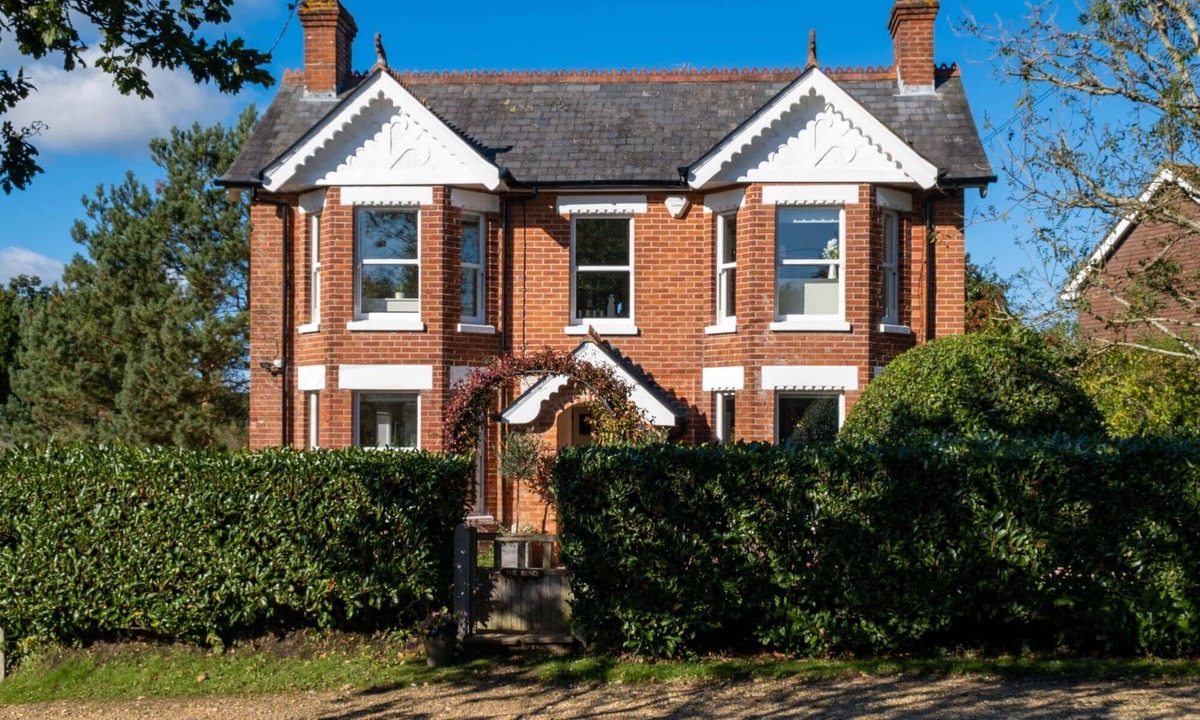 New Forest District House | Big, chic and built for celebrations...Includes a Cinema room!