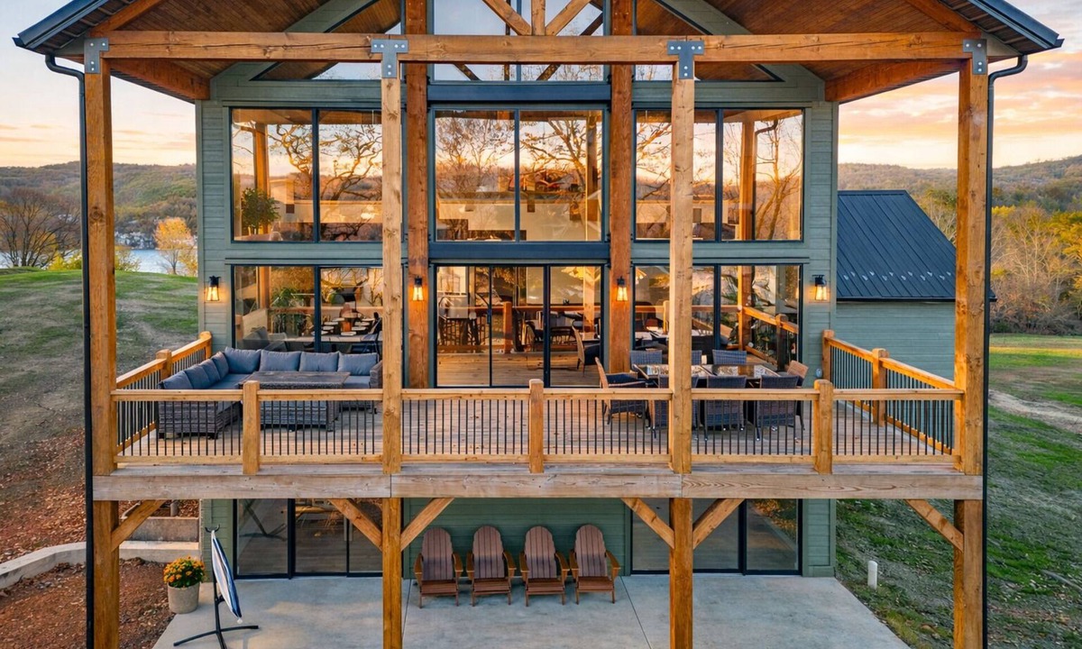 Jenkins House | Big Family Lake Retreat | 6BR Table Rock